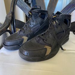 Rare Nike Air Flights haurache Trash Talk Black Gold Kobe 