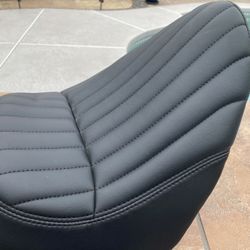 Harley Davidson solo seat never use