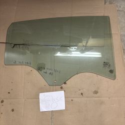 2016-2020 Kia Sorento Passenger Side Right Front Door Window Glass Tempered