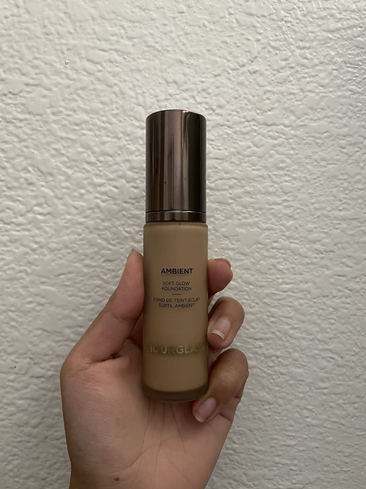 Hourglass - Ambient Soft Glow Foundation (Shade 8)