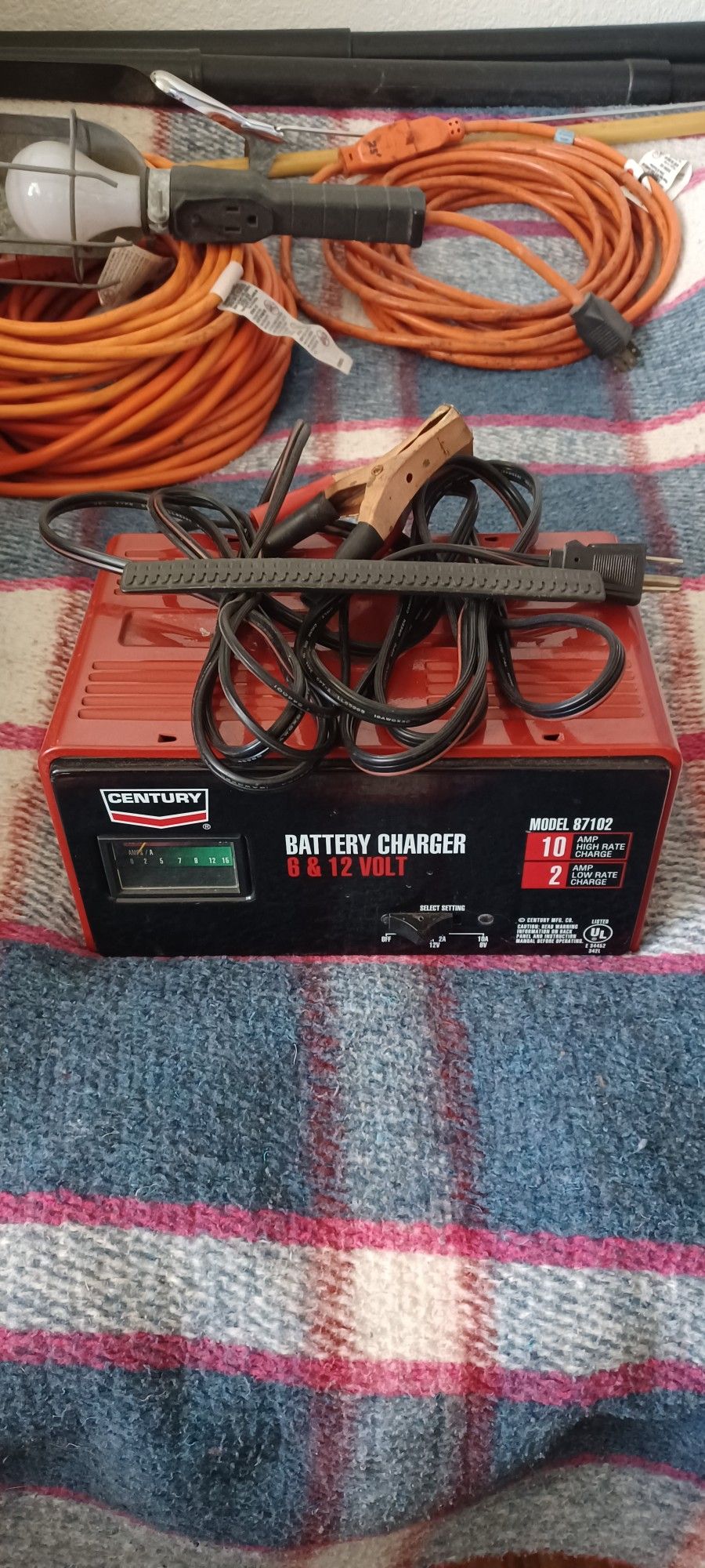 Century Battery Charger
6 & 12 Volt
Dual Range:
10 amp high rate charge
2 amp low rate charge
6V & 12V
10/2 amp
VU Meter
Model 87102