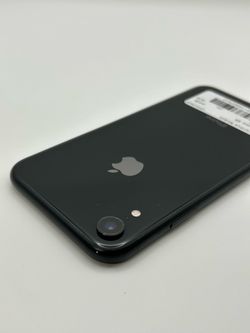 iPhone XR￼64 GB unlocked