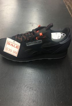 Reebok men’s classic , 11.5, 12. Left