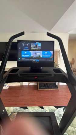 Nordic track x24 top of the line treadmill