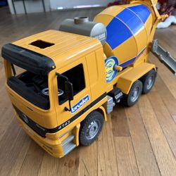 Bruder Mercedes Cement Mixer Truck