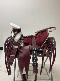 Nueva montura charra de cuero con vistas