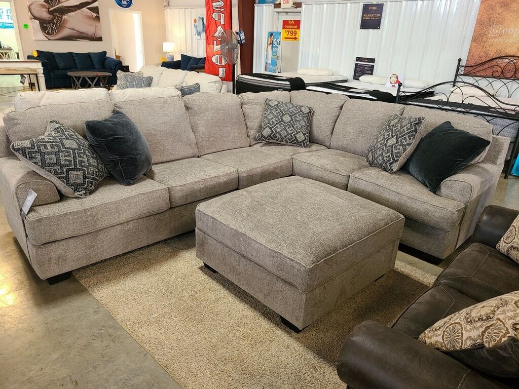 🚨New Sectional & Storage Ottoman!