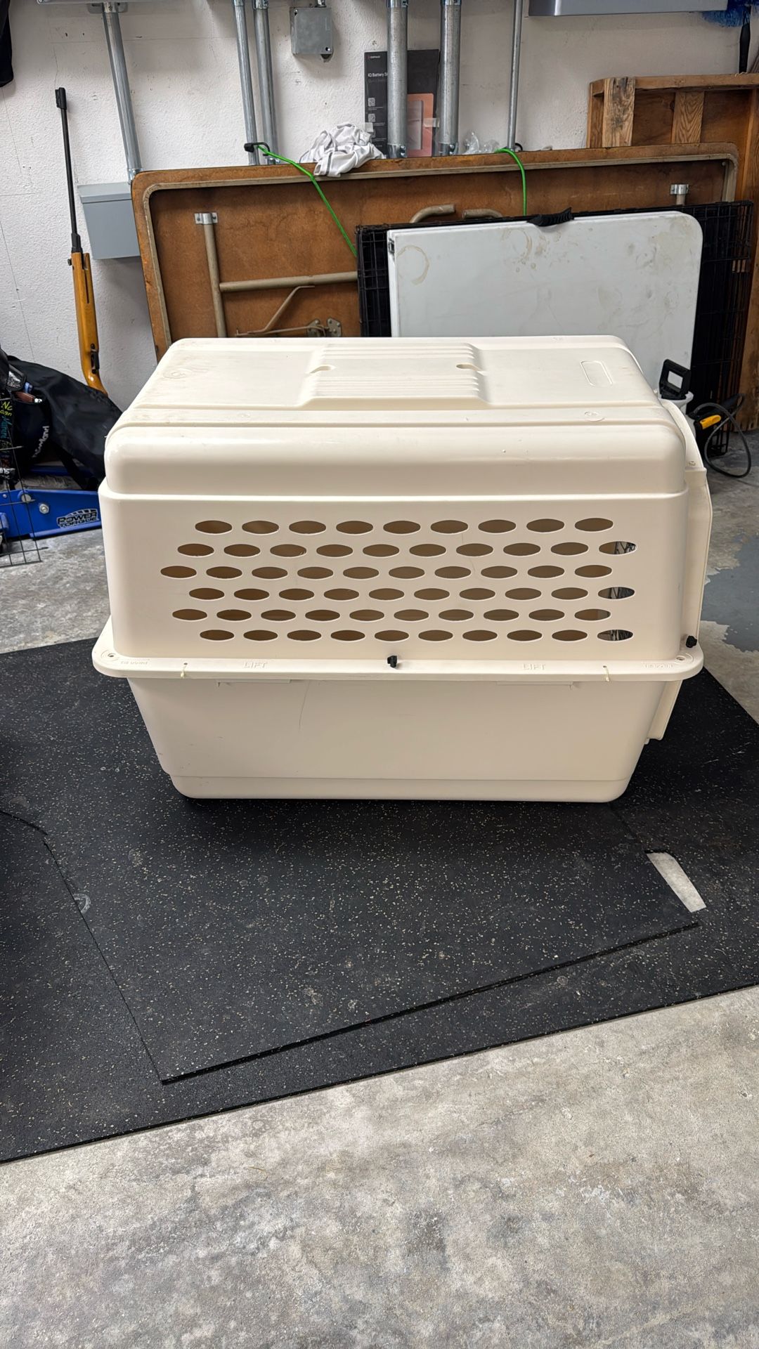 Plastic XL Pet Crate