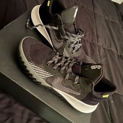 Kyrie Irving Basketball Shoes Size 8