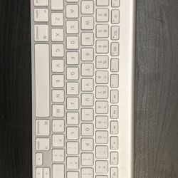 Apple Bluetooth Keyboard 