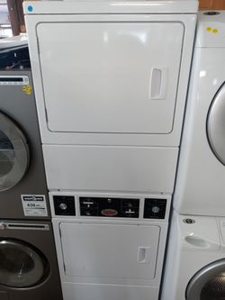 Unimac unitized dryer tower (needs two 220v outlets) - Free delivery