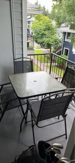 Outdoor table and chairs