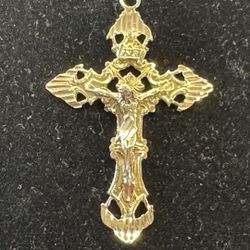 10K Gold 7.68 grms cross pendant no trades pick up in Tacoma 