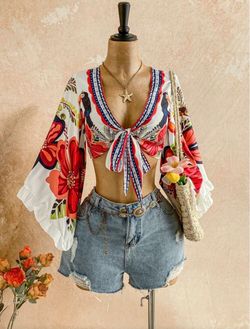 Floral Print Tie-Front Crop Top
