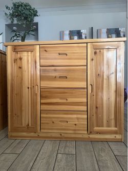 Knotty Pine Sideboard-Buffet-Dresser With 4 Central Drawers And 2 Side Cabinets