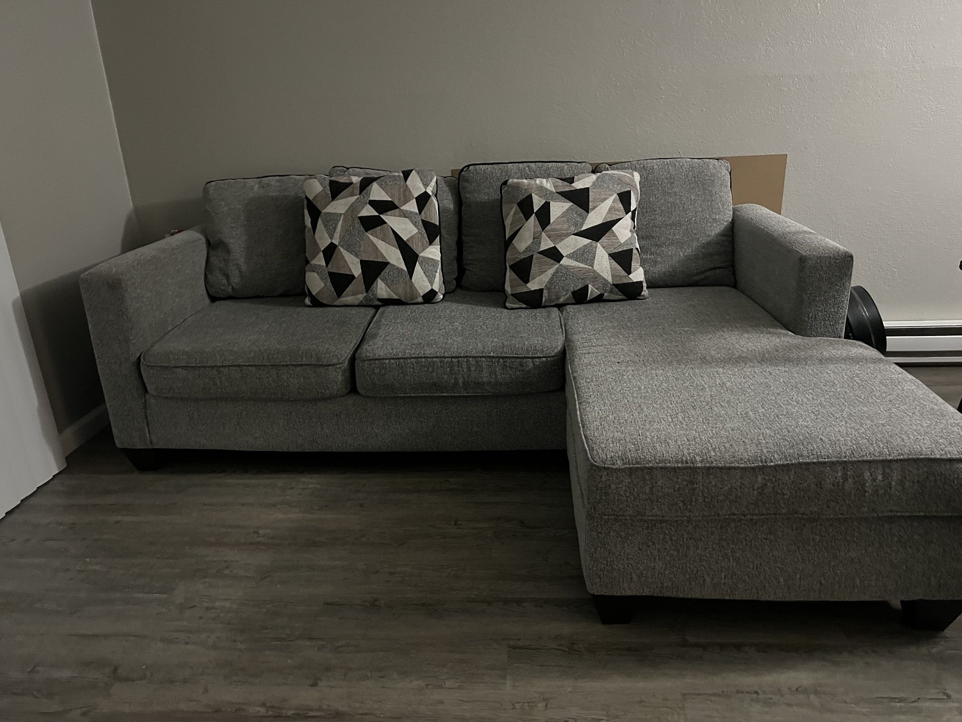 Grey 2-Piece Sofa Chaise With Reversible Ottoman sectional