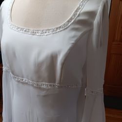 white chiffon wedding dress 