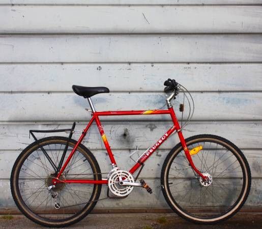 VINTAGE PEUGEOT TOURING BIKE