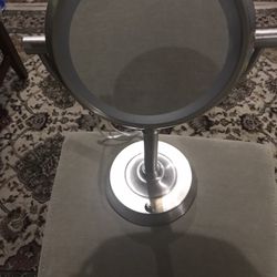 Cosmetic Makeup Mirror with Light 
