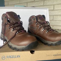 Women’s Magellan Trail Boots