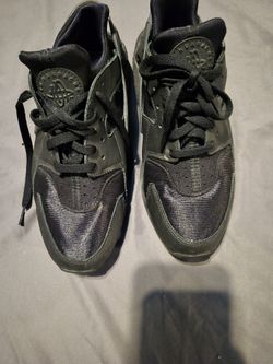 Nike Huaraches Size 9