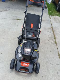 ECHO
21 in. 190 cc Briggs and Stratton Gas 3-in-1 Dual Blade RWD Self-Propelled Lawn Mower with Single Lever Deck Adjustment poco uso