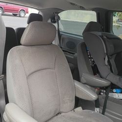 2004 Chrysler Town & Country