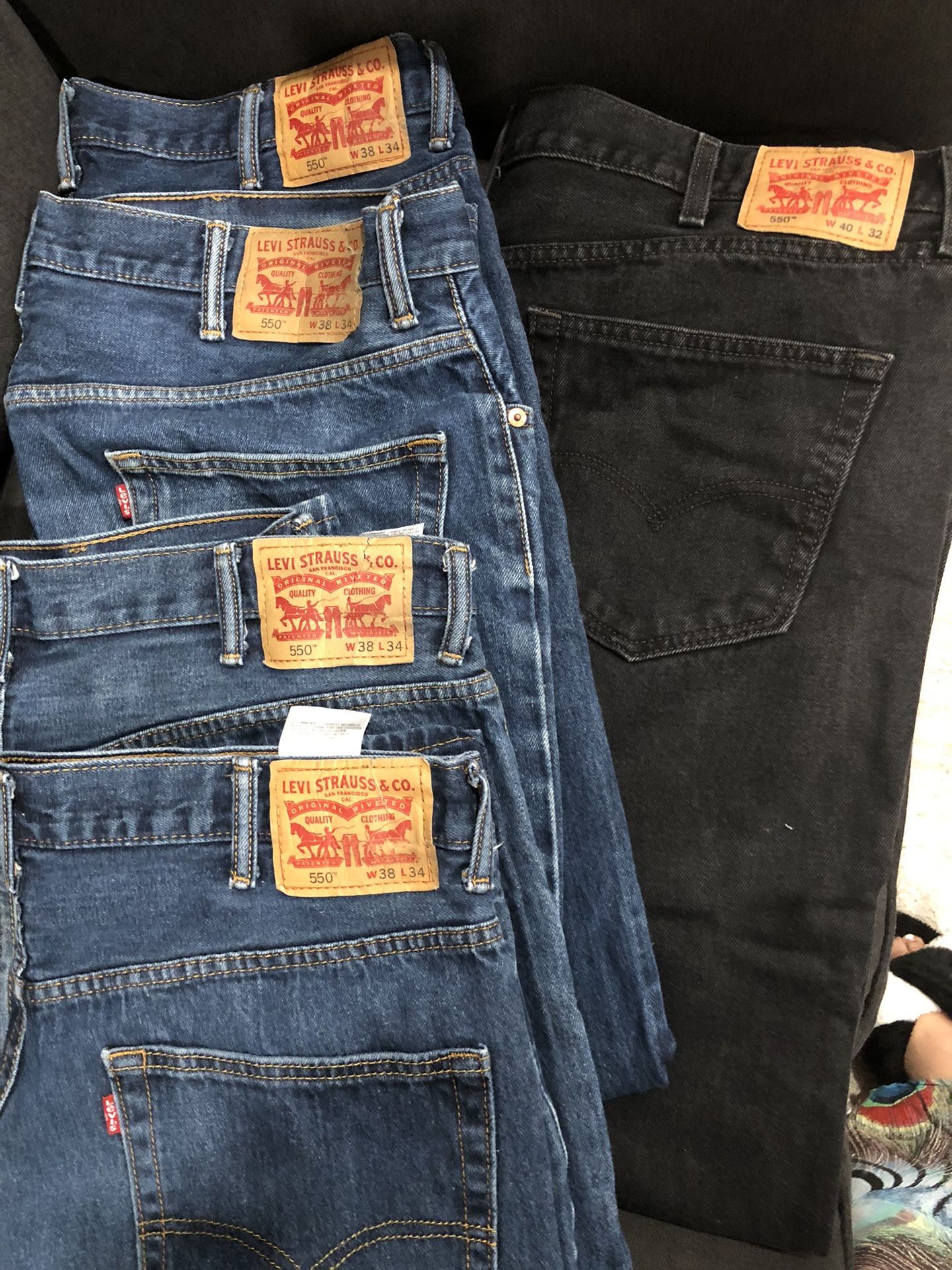 Black Levi Jeans 550 Size 40x32