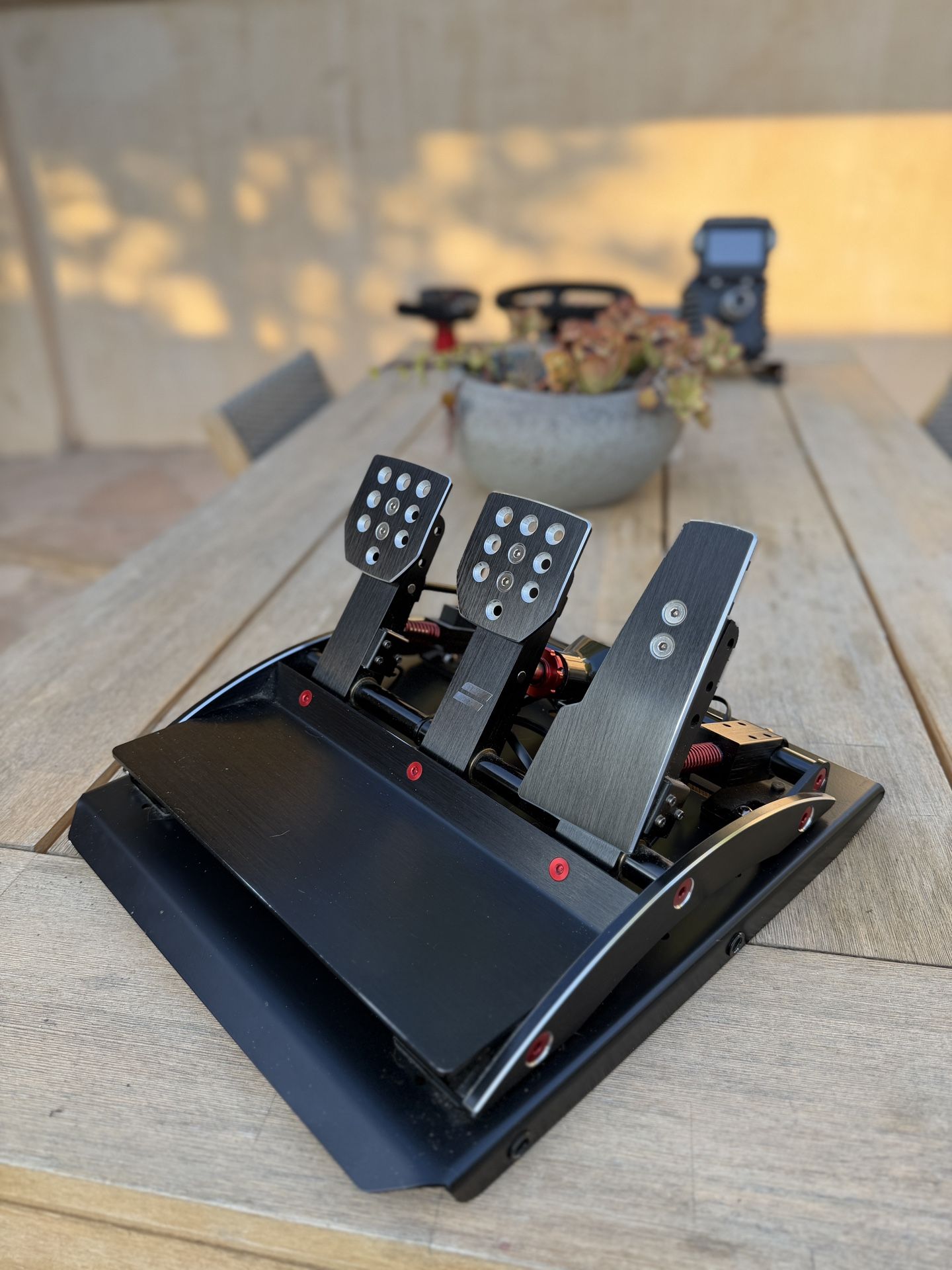 Fanatec CLUBSPORT PEDALS V3 Electronics & Media