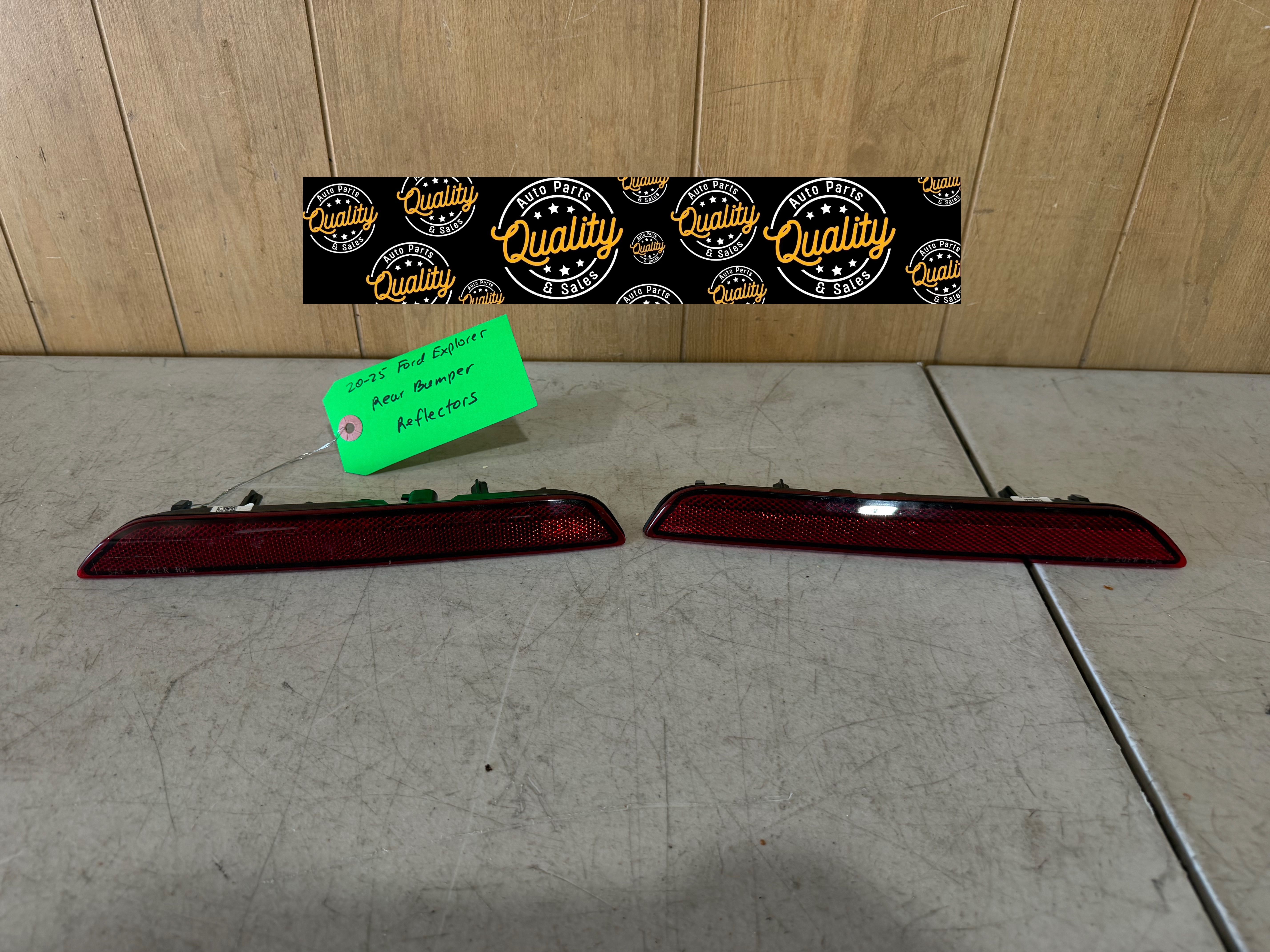 2020 2021 2022 2023 2024 2025 Ford Explorer Rear Bumper Reflector