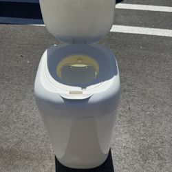 New Pamper Genie $30 Or Best Offer