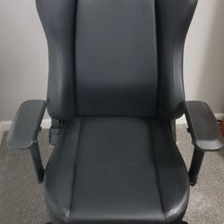 Arozzi Gaming Chair