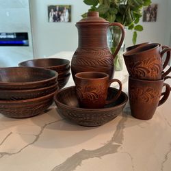 Ukrainian decorative clay dinnerware