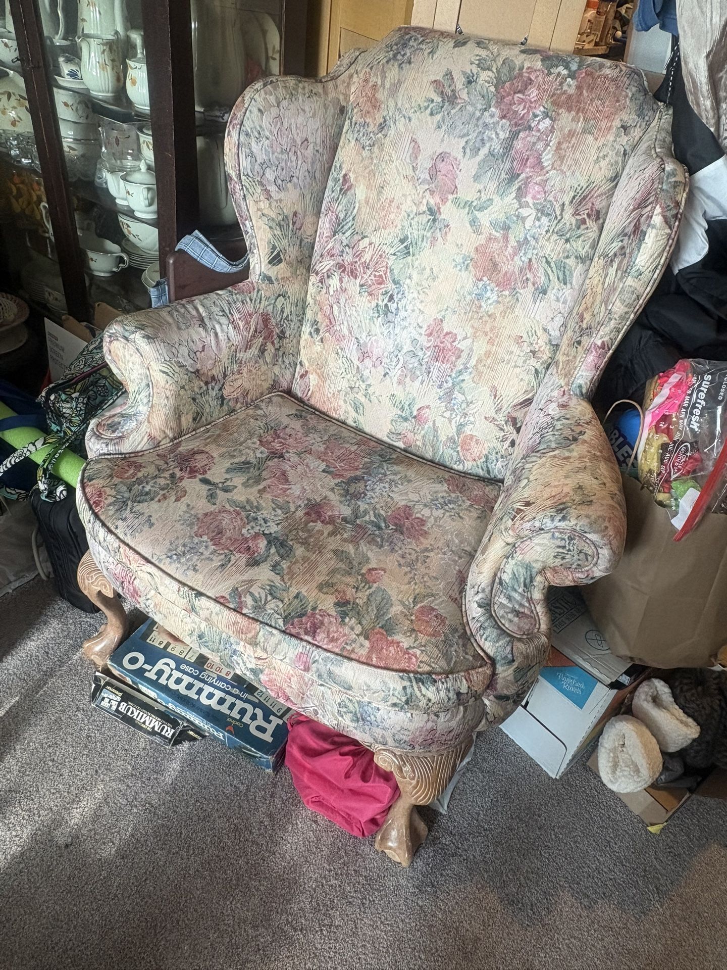 Living room Furniture Sofa, Loveseat, & Wing back chair