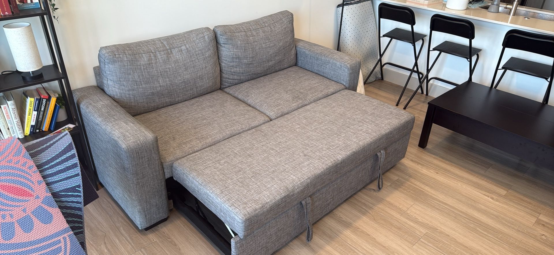 COUCH WITH PULL OUT BED