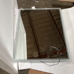 Led Lighted Mirror 50$ Almost New