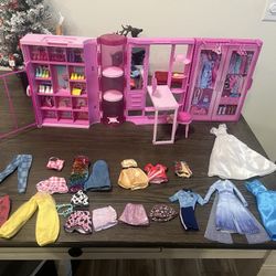 Barbie Wardrobe & Accessories 