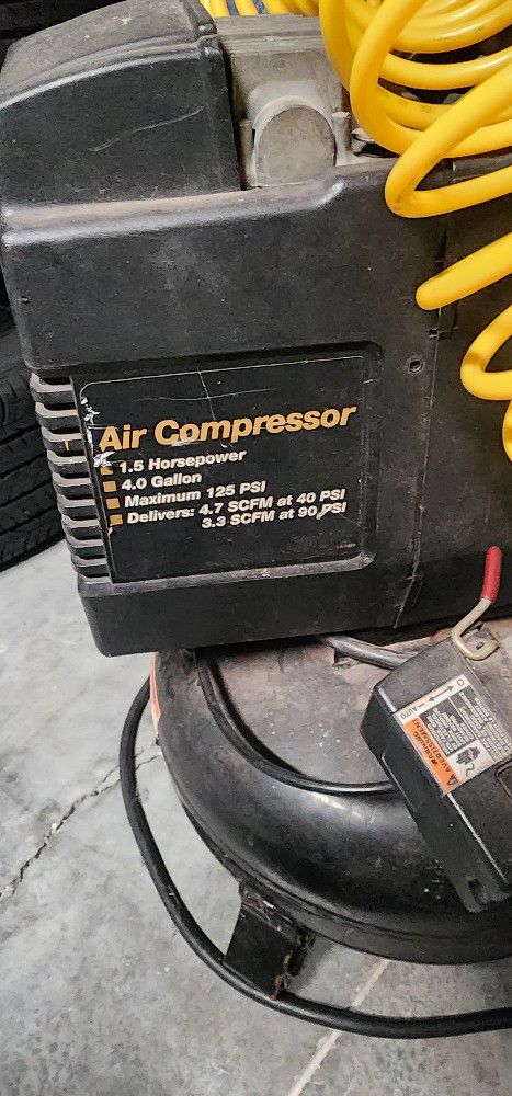 4 Gallon Air Compressor 