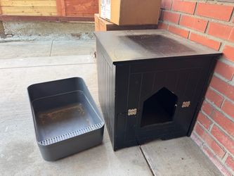 Cat litter house