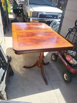 Wood Dining Room Table and Chairs set