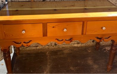 Table  and/or hutch