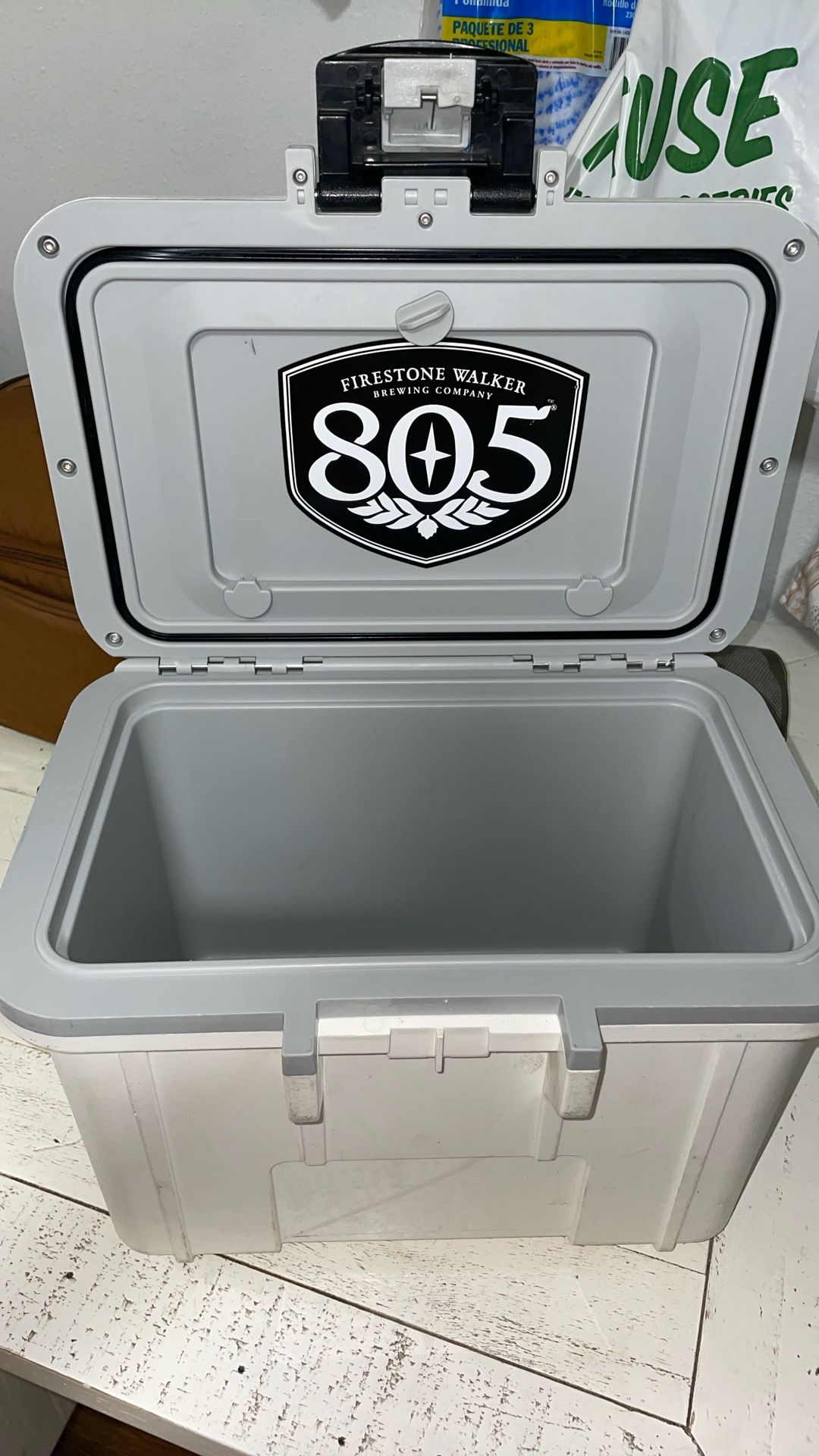 Pelican Lunch Box