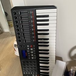 Akai  Midi Keyboard