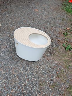 Free litter box