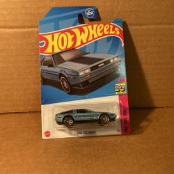 Hot Wheels DMC Delorean (Milwaukie,OR)