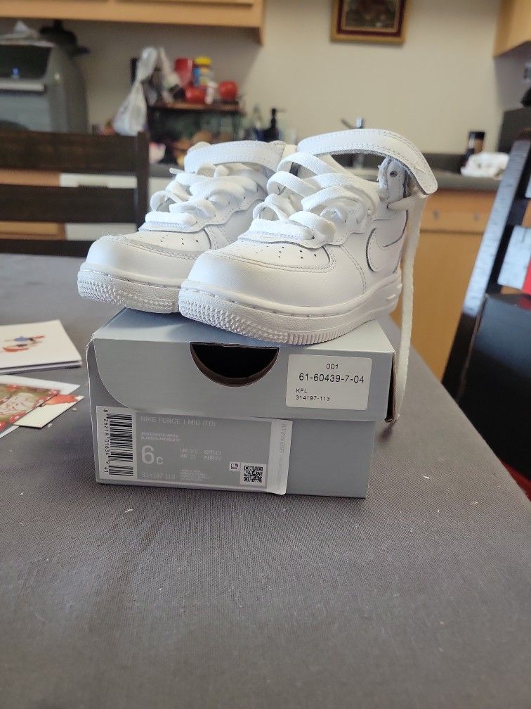 Nike Airforce 1s Mid Toddler 