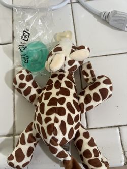 Botlle warmer and pacifer