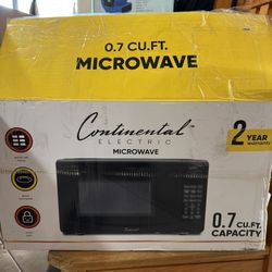 0.7 Cu Ft Continental Microwave 