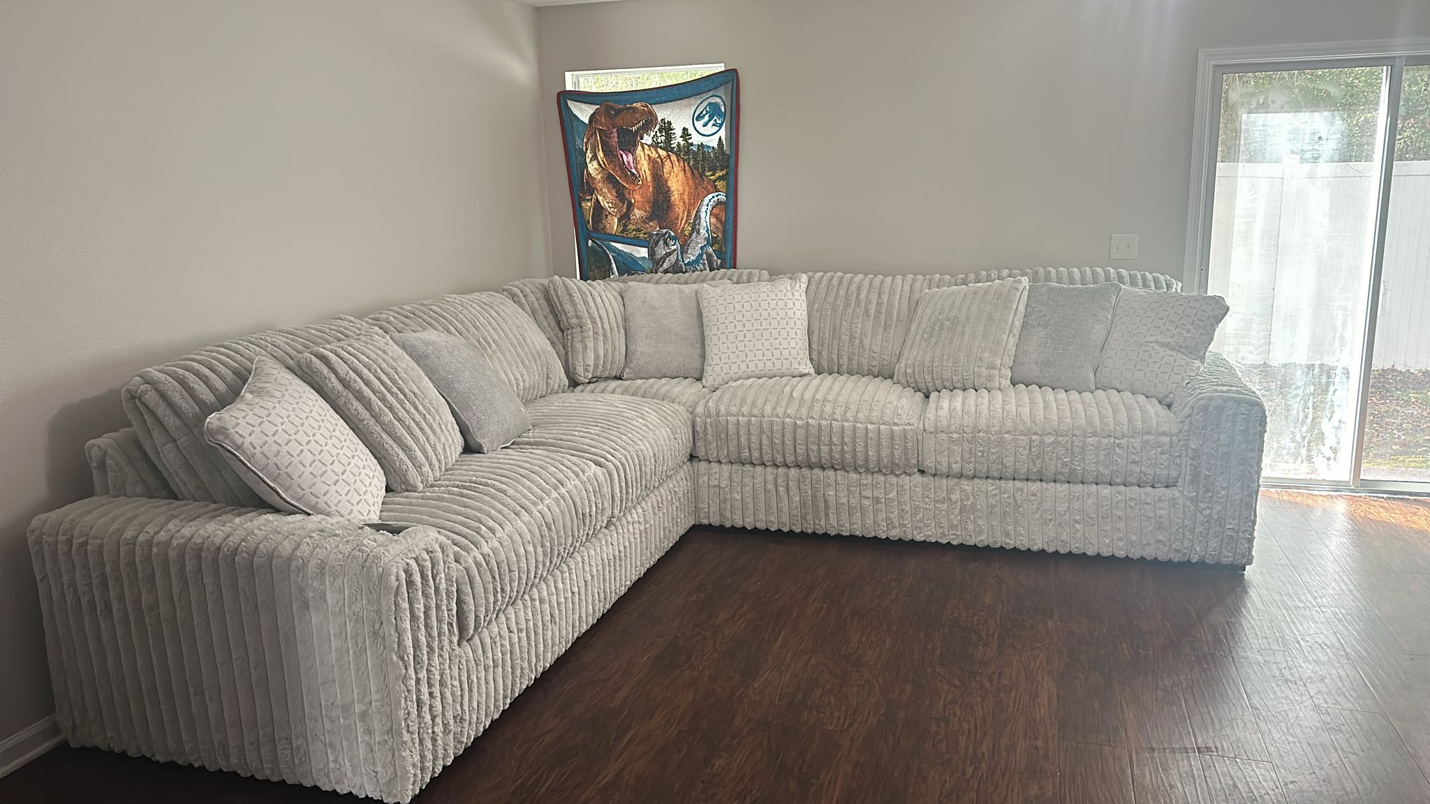 3-PC Stupendous Sectional. 🚚WE DELIVER🚚