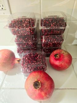 Organic fresh Pomegranate 16Oz